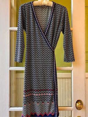 Max Studio Chevron Belted Wrap Dress in Blue, White, Red EUC Every Season Dress
